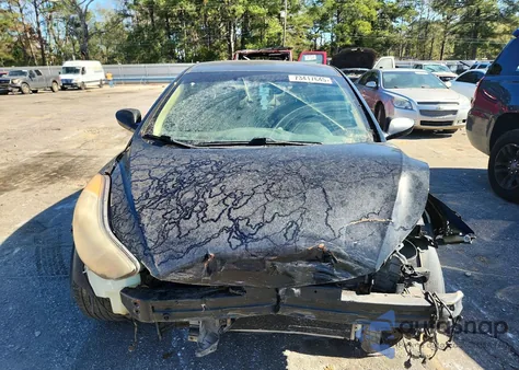 2013 Hyundai Elantra Gls z USA, uszkodzony, nr VIN KMHDH4AE7DU746869